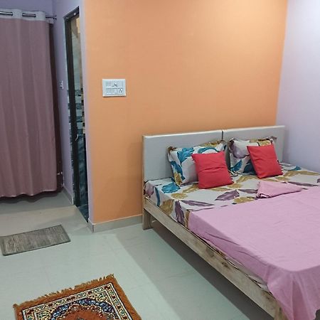Kedar Guest House Ayodhya Buitenkant foto
